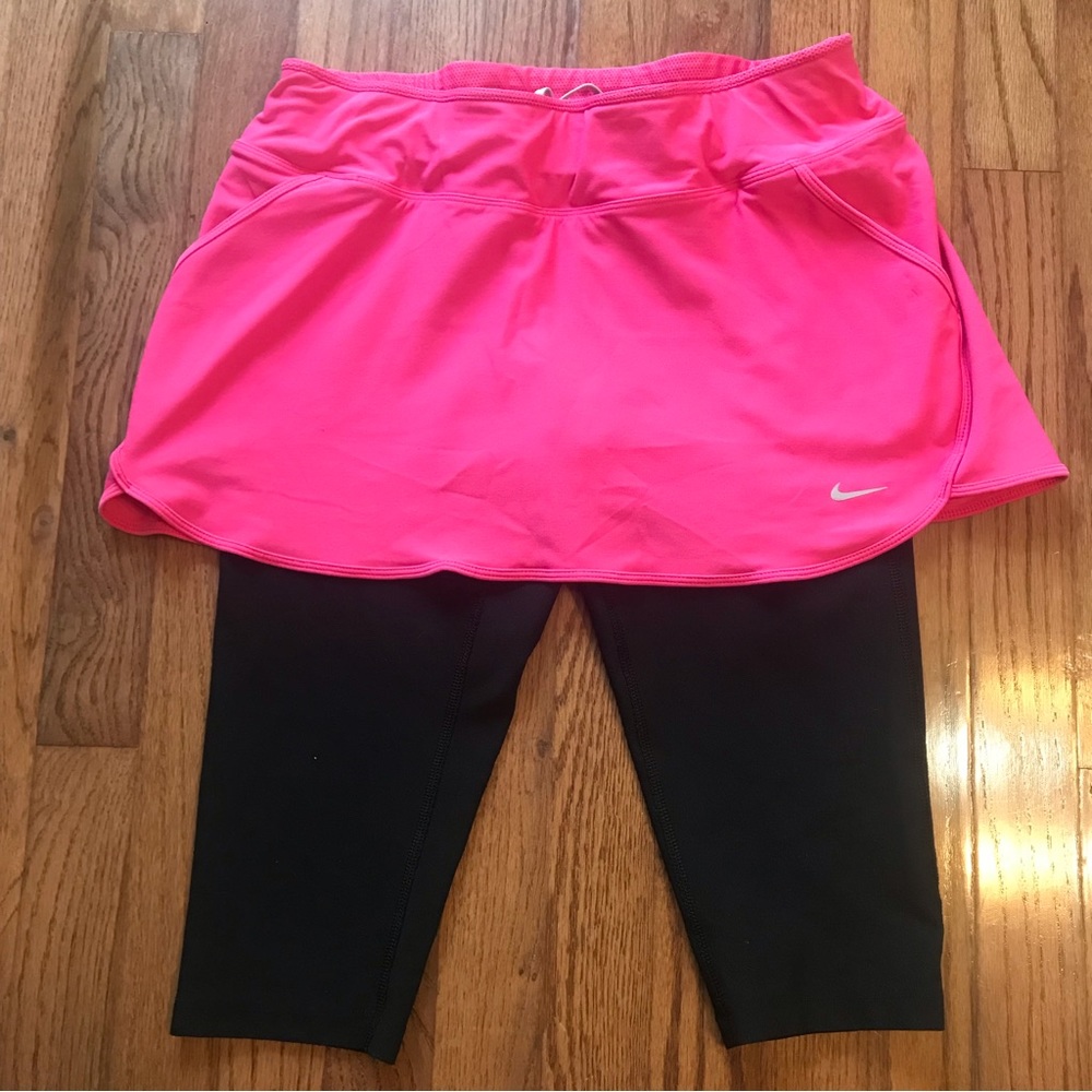Nike Dri-Fit Knee-length Skirted Short Leggings; Medium